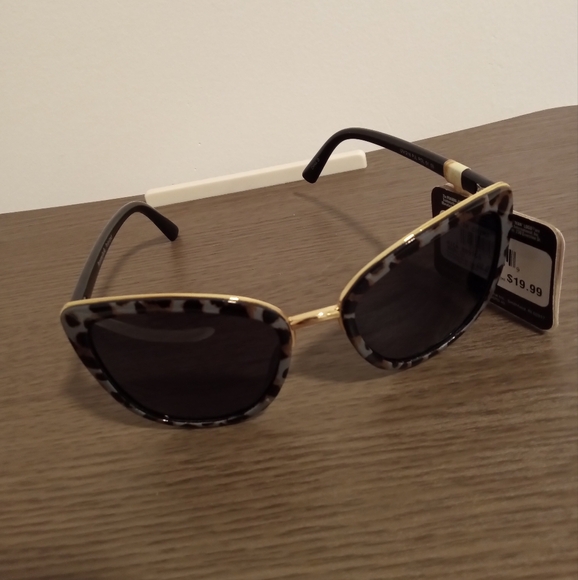 💕 3/$24, Adorable sunglasses - Picture 4 of 6